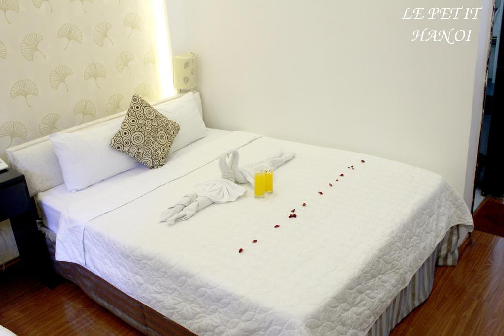 Le Petit Hanoi Hotel Exterior photo
