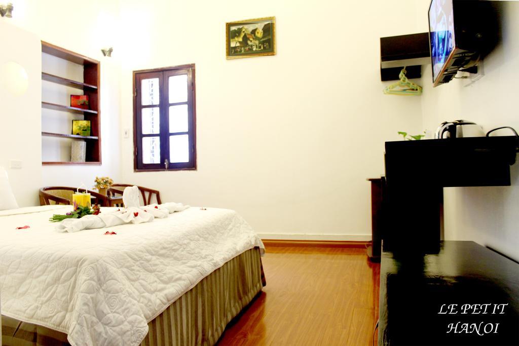 Le Petit Hanoi Hotel Exterior photo